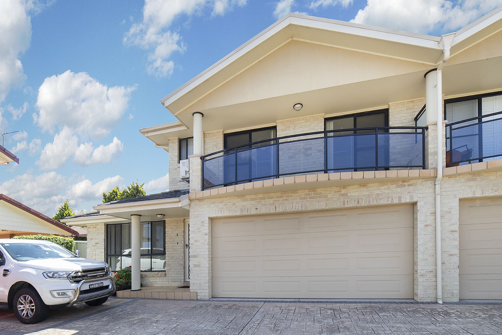 3 bedrooms Townhouse in 4/28 Russell St BALGOWNIE NSW, 2519