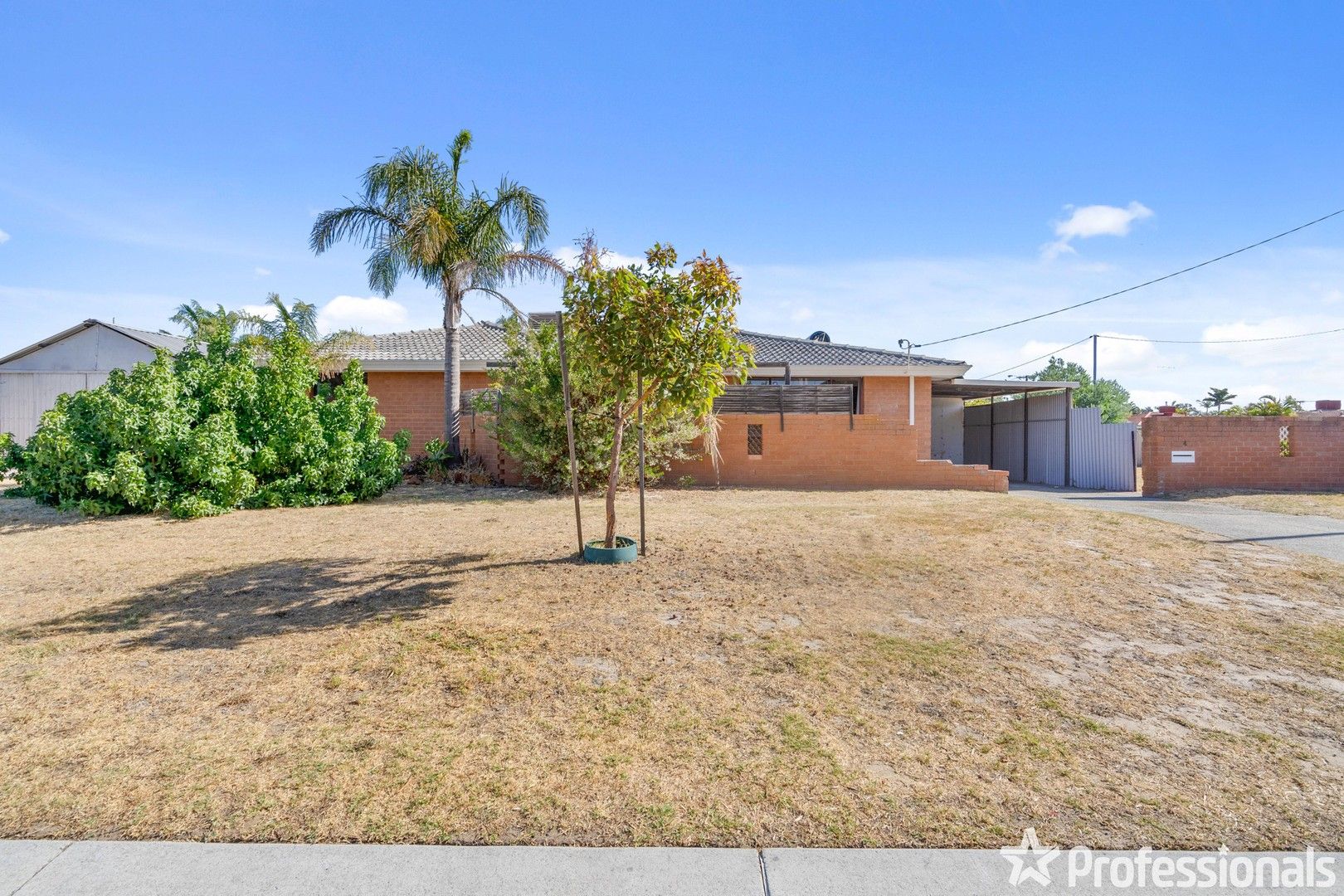 4 bedrooms House in 4 Rainbird Road GOSNELLS WA, 6110