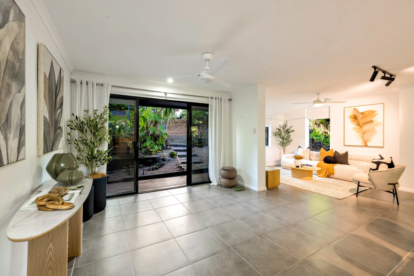 Additional image 8 of 129 Hillview Crescent, Whitfield QLD 4870