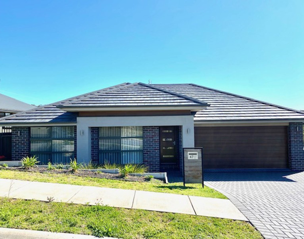 47B Floresta Crescent, Cameron Park NSW 2285