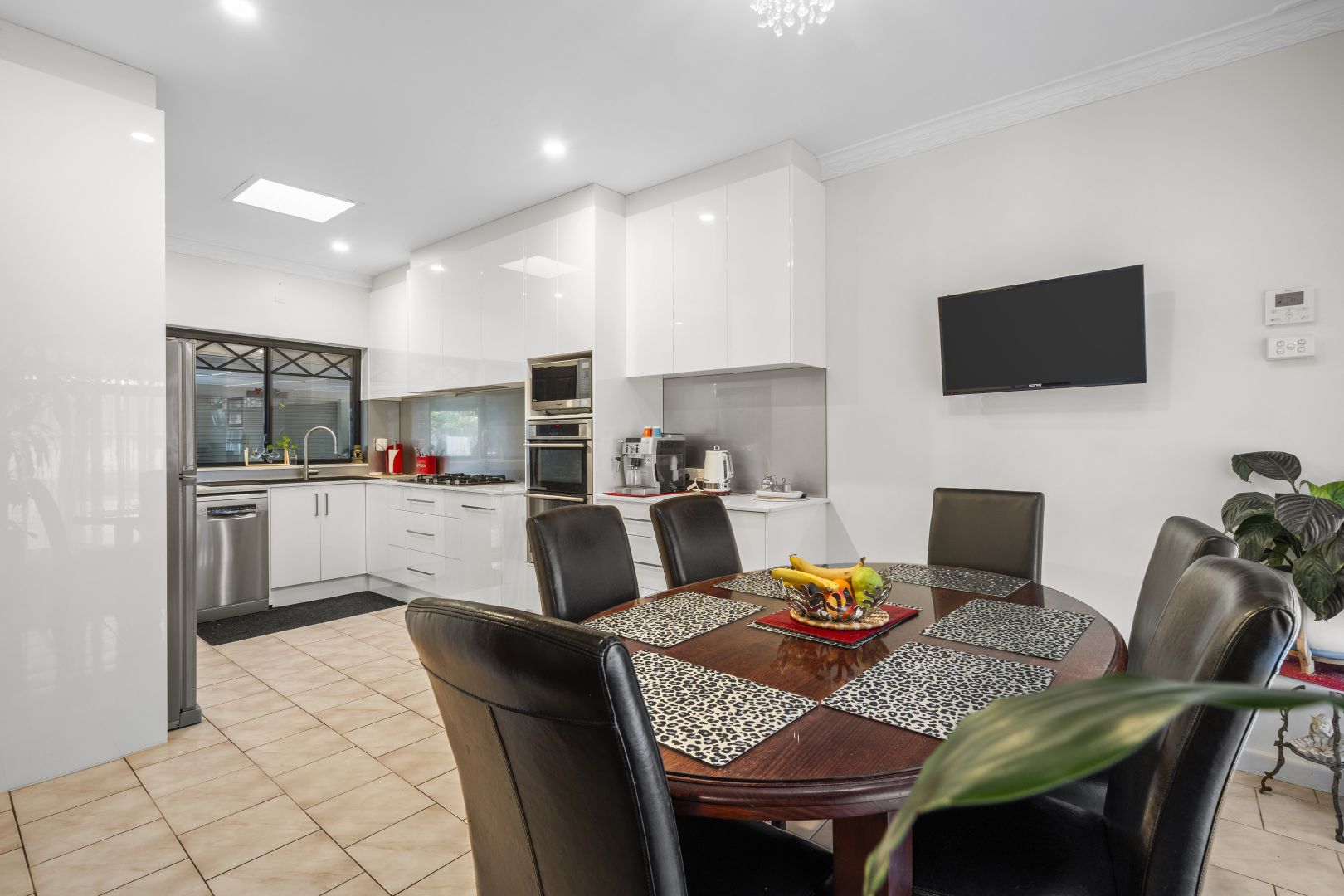 6 Barkuna Avenue, Mitchell Park SA 5043, Image 2