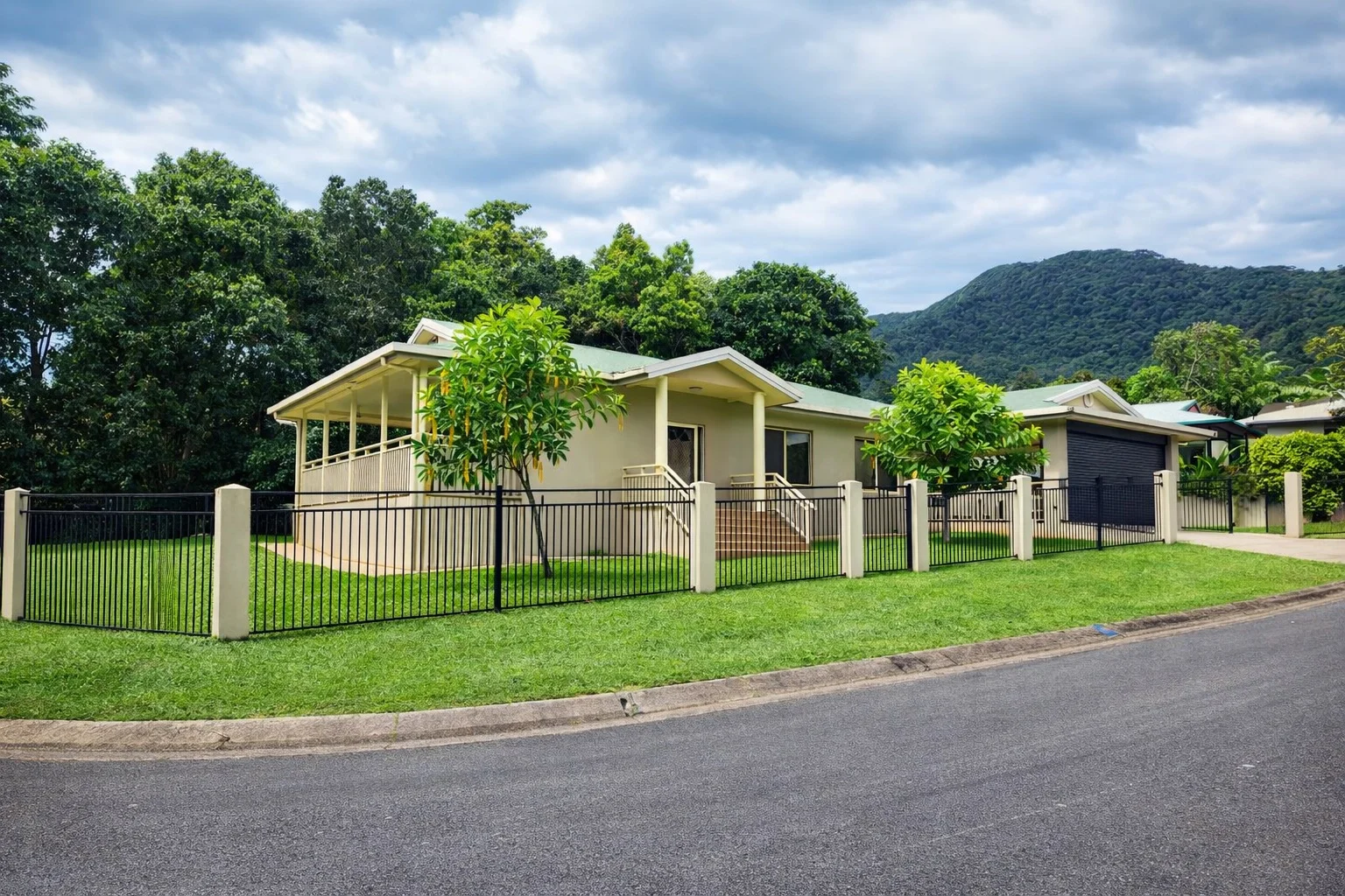 Primary image of Redlynch QLD 4870