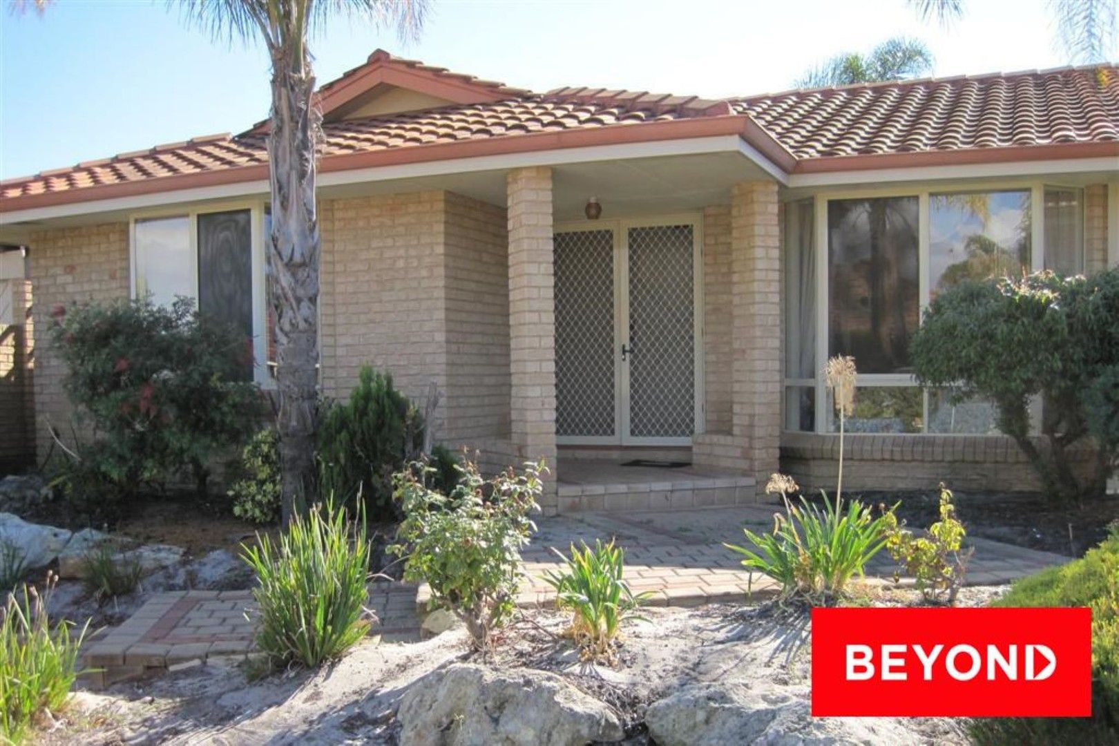 4 bedrooms House in 17 Beilson Court CANNING VALE WA, 6155