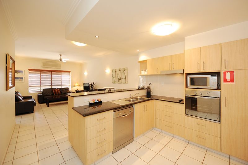 1/58 Glenlyon St 'The Mariner', Gladstone City QLD 4680, Image 2