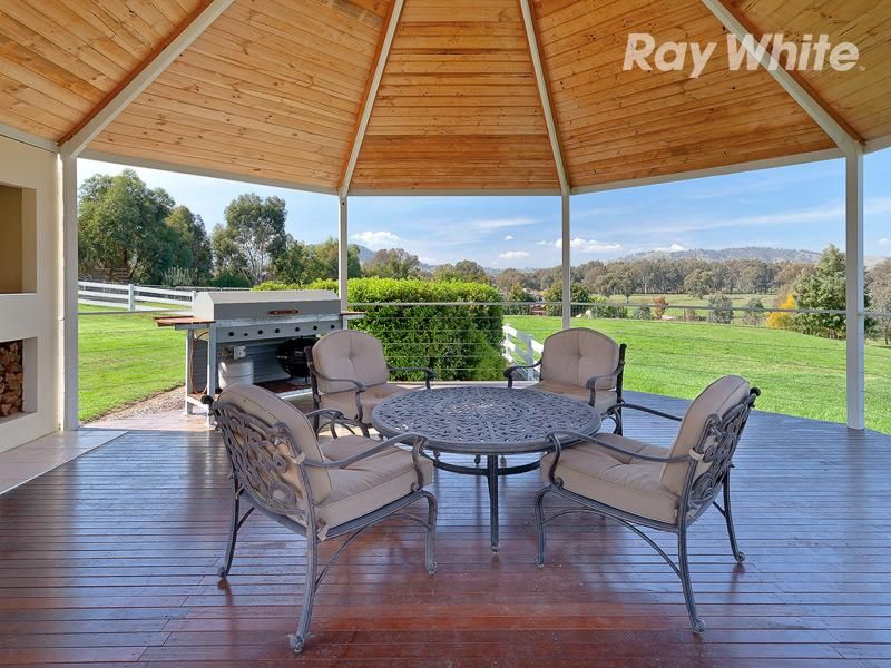 62 Michelle Drive, KIEWA VIC 3691, Image 2