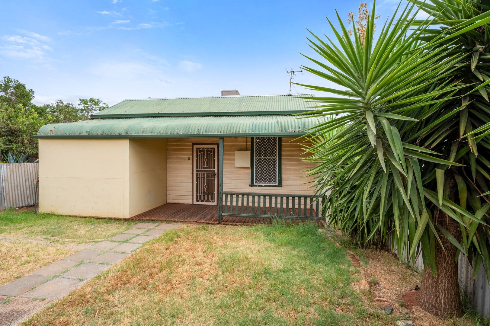 3 bedrooms House in 8 President Street KALGOORLIE WA, 6430