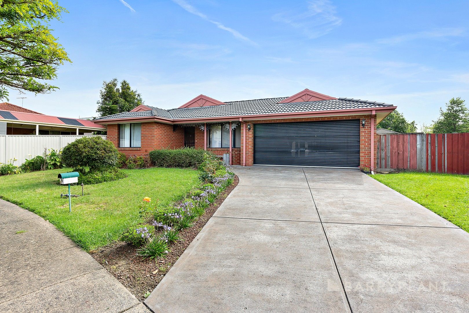 4 bedrooms House in 9 Honeysuckle Close PAKENHAM VIC, 3810