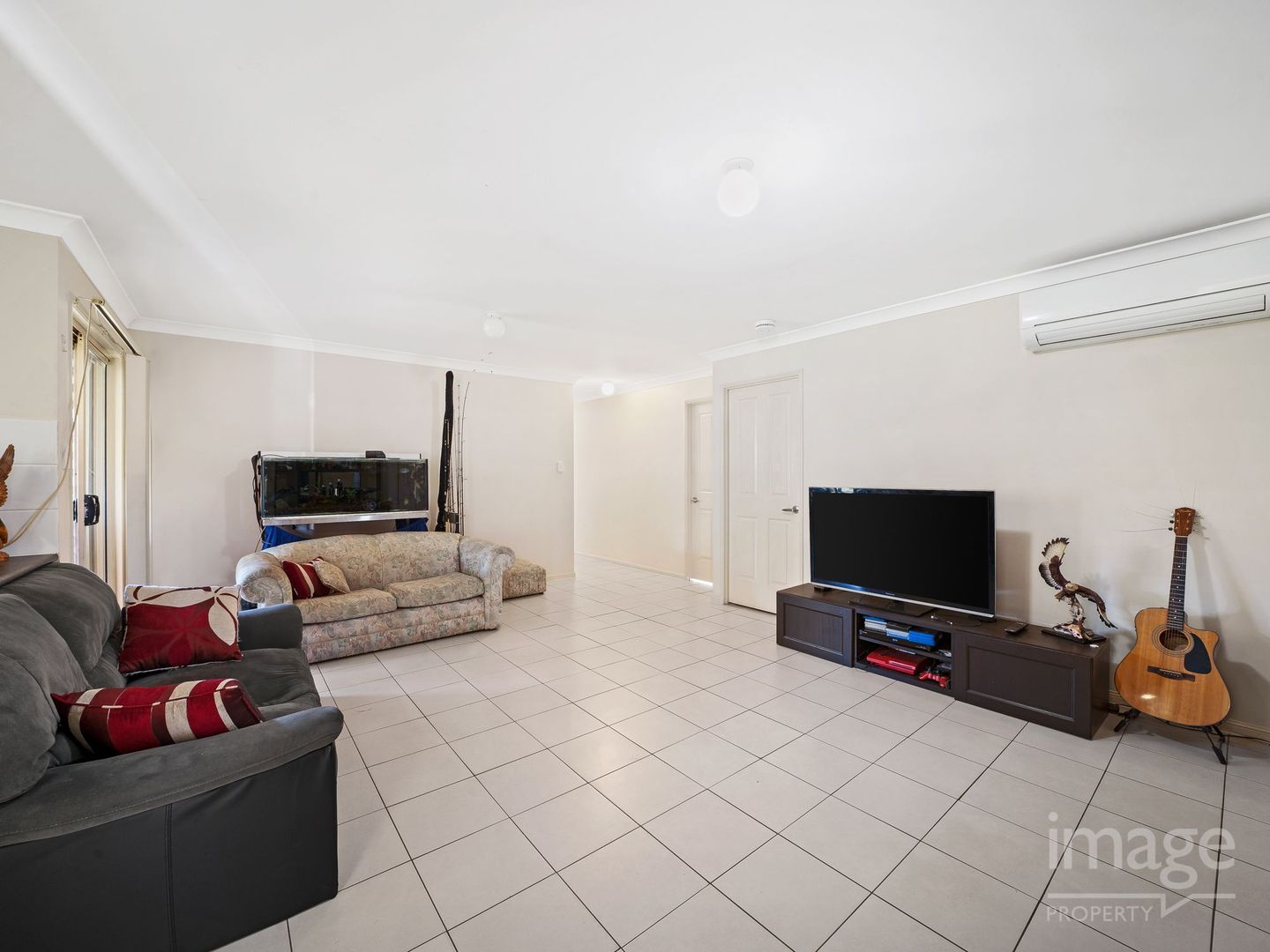 2 Grace Court, Heritage Park QLD 4118, Image 2