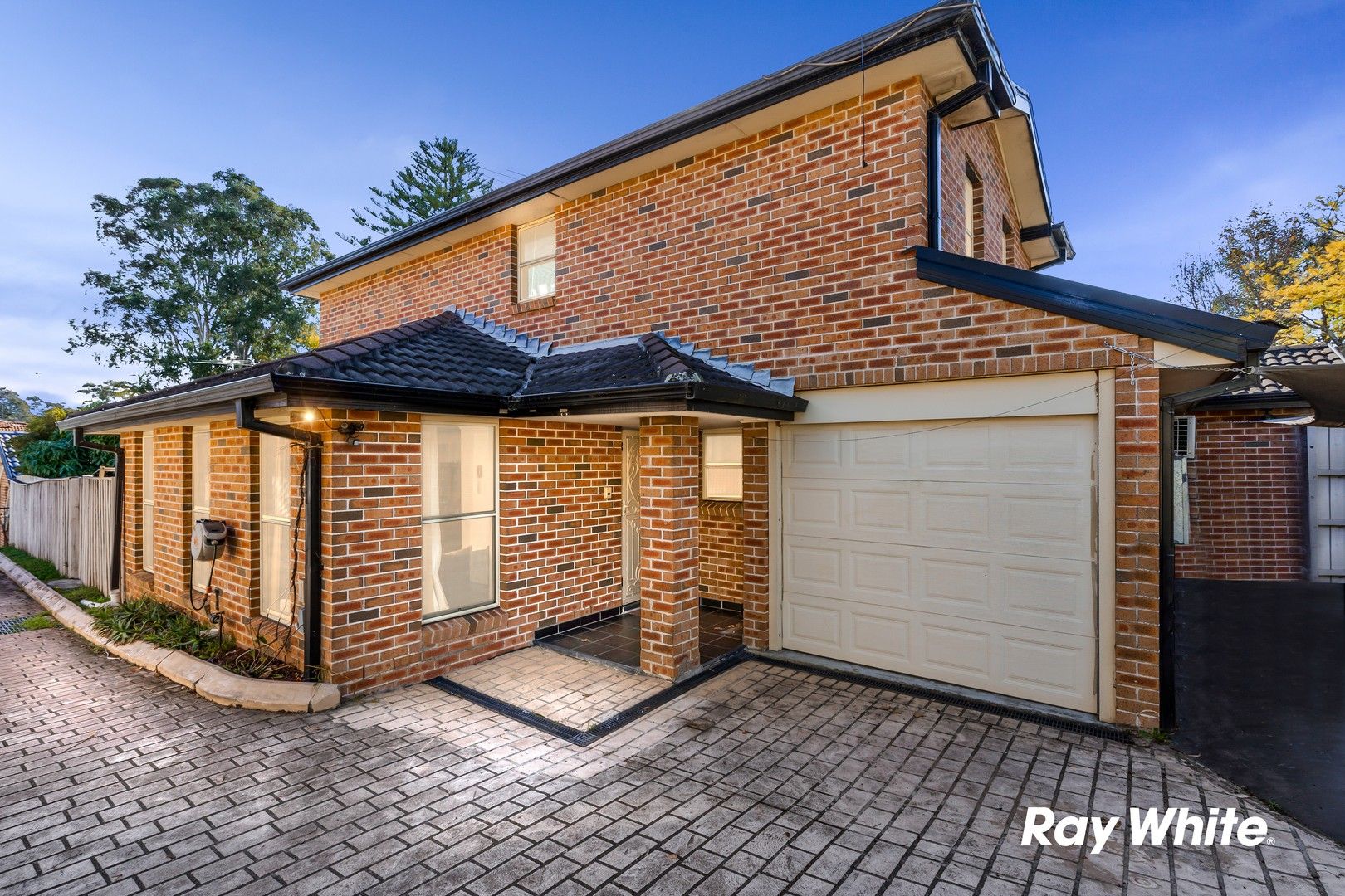 3 bedrooms Townhouse in 2/14 Tungarra Road GIRRAWEEN NSW, 2145