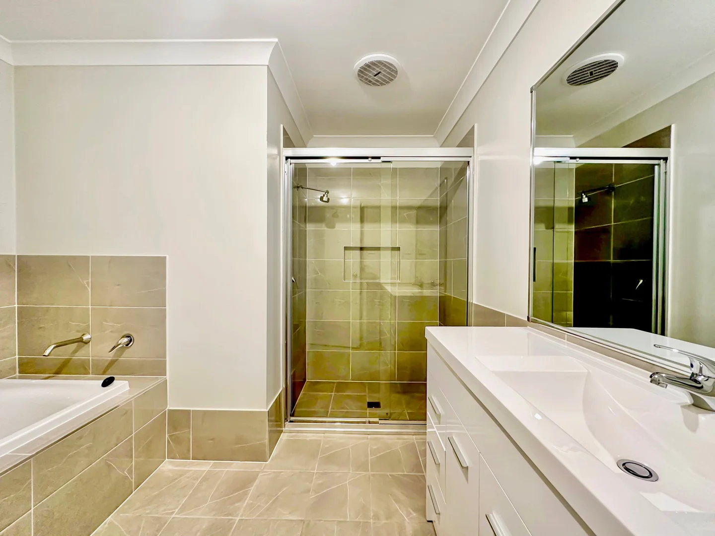 Additional image 10 of 1 Saddleback Crescent, Stream Hill NSW 2526