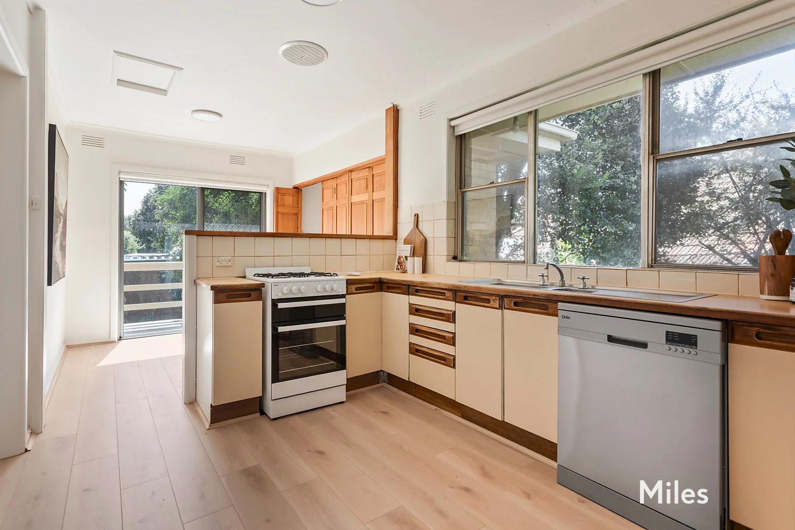 Additional image 3 of 116 Marshall Street, Ivanhoe VIC 3079