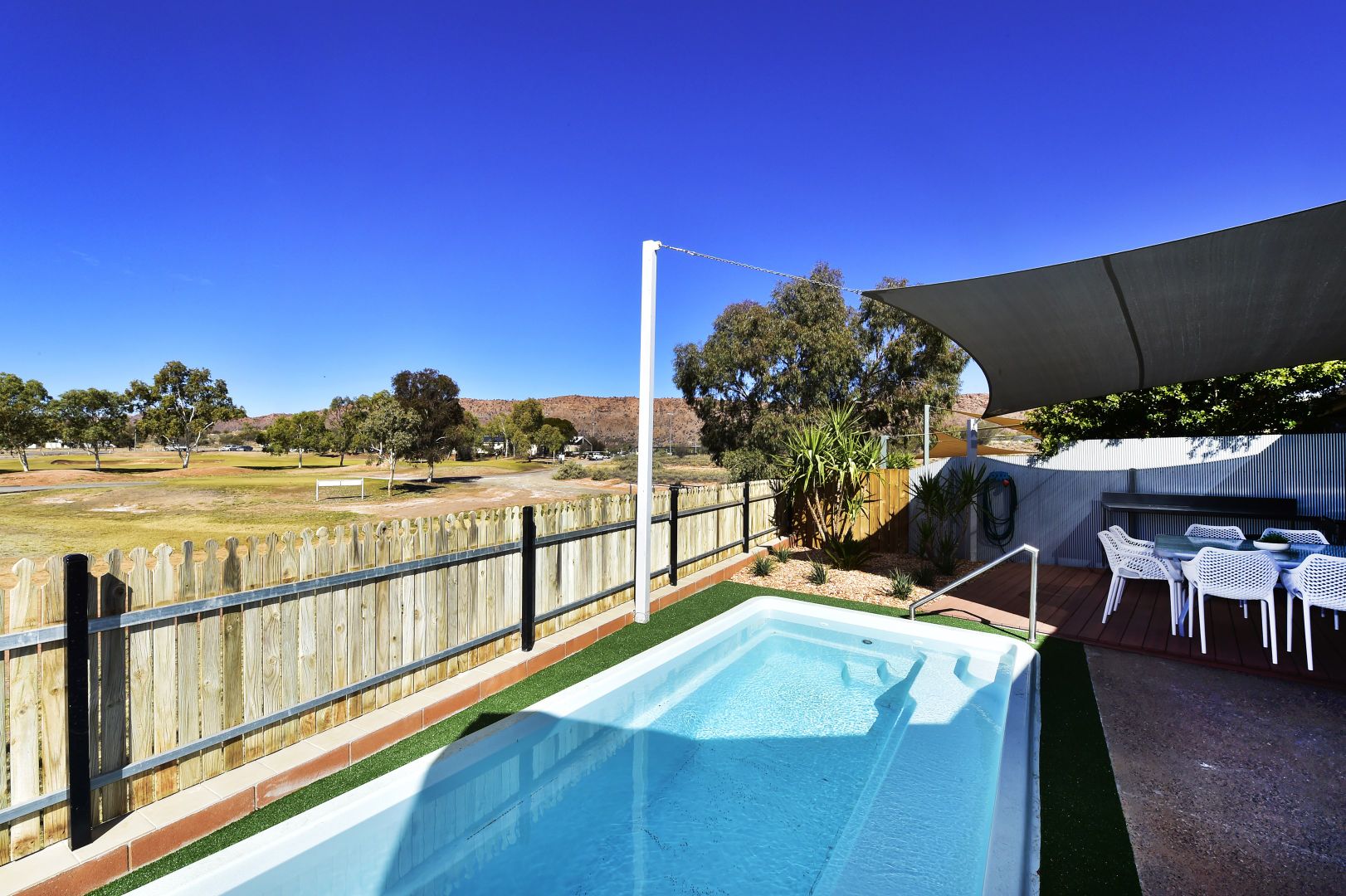 2/6 CATERPILLAR COURT, Desert Springs NT 0870, Image 2