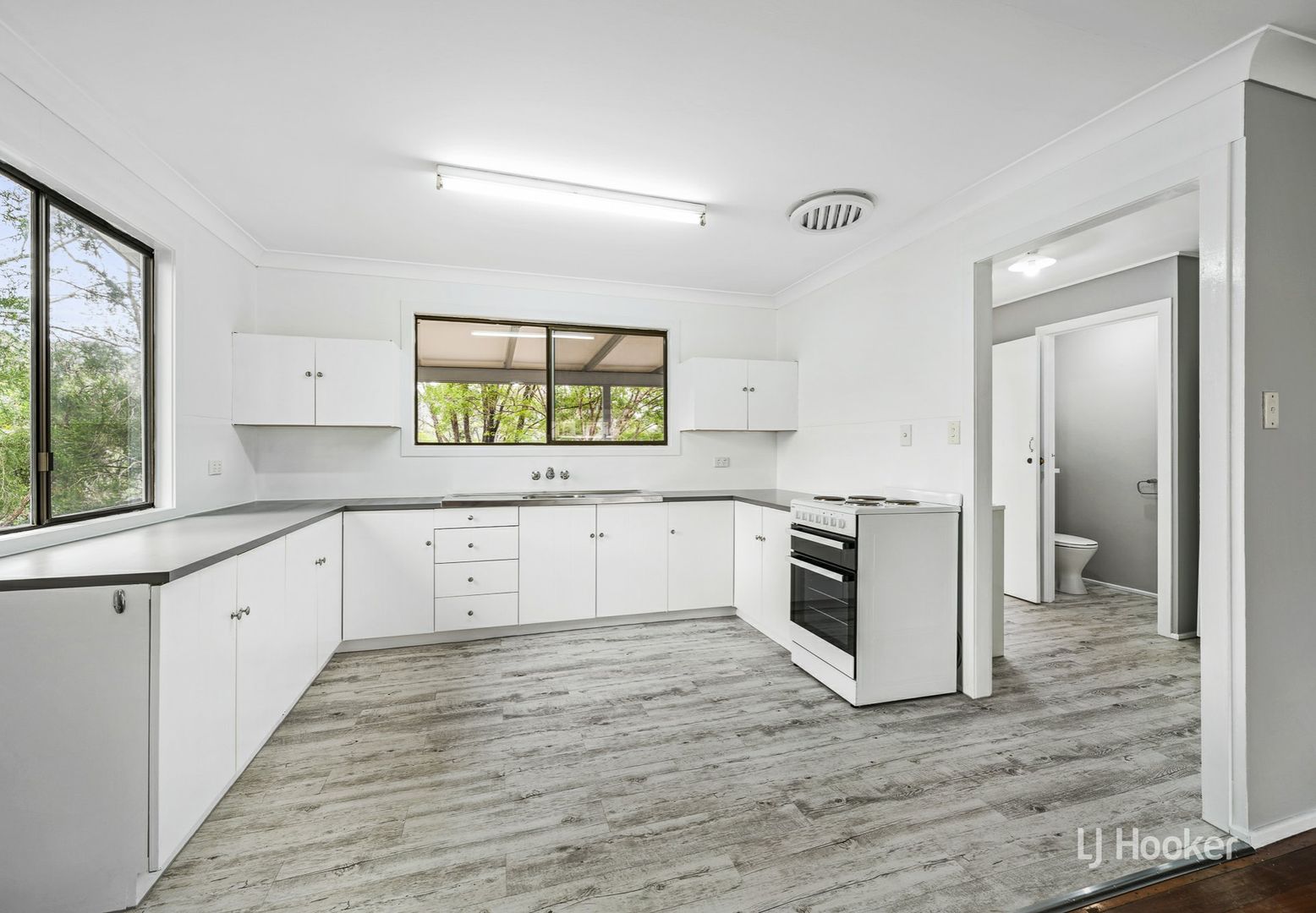 28 Down Street, Esk QLD 4312, Image 1