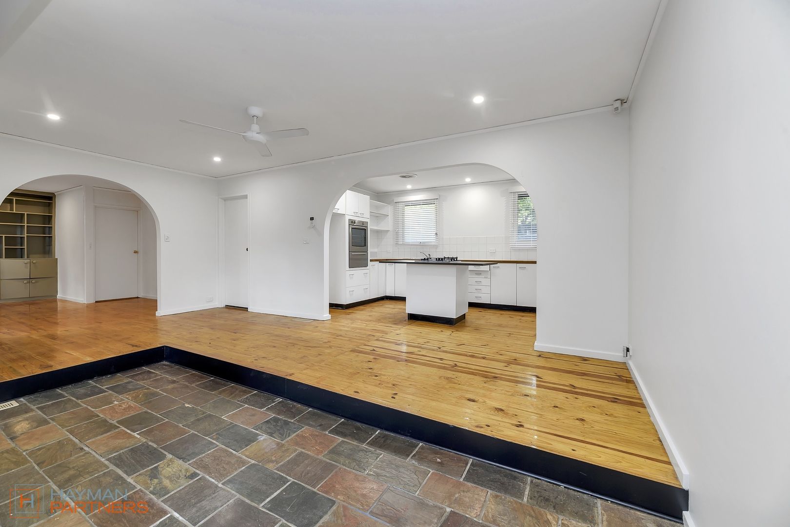 4 Bray Place, Curtin ACT 2605, Image 2