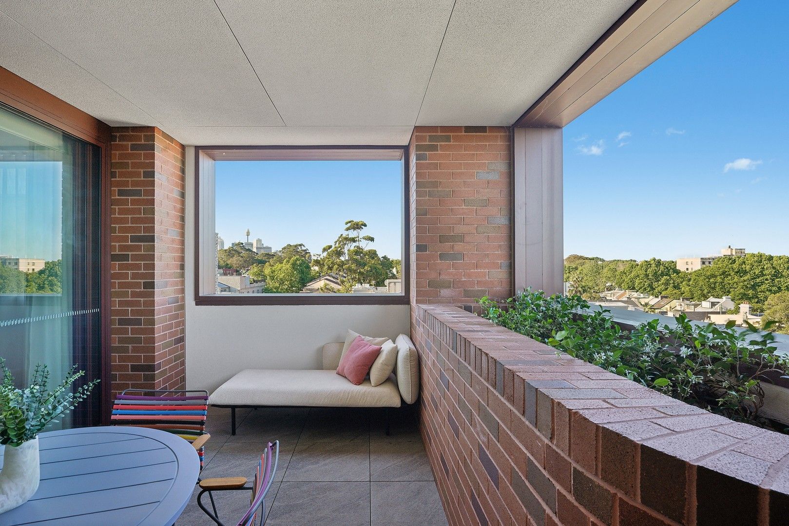 3 bedrooms Apartment / Unit / Flat in 605/6 Baptist Street REDFERN NSW, 2016