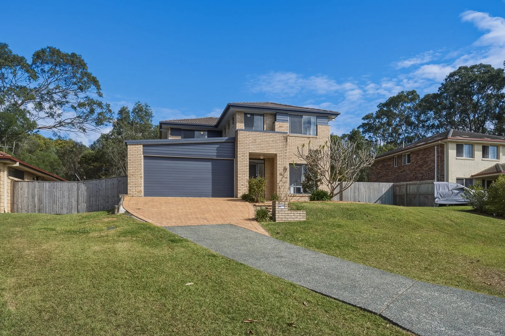 Modern Family Home in a Quiet Warner Location