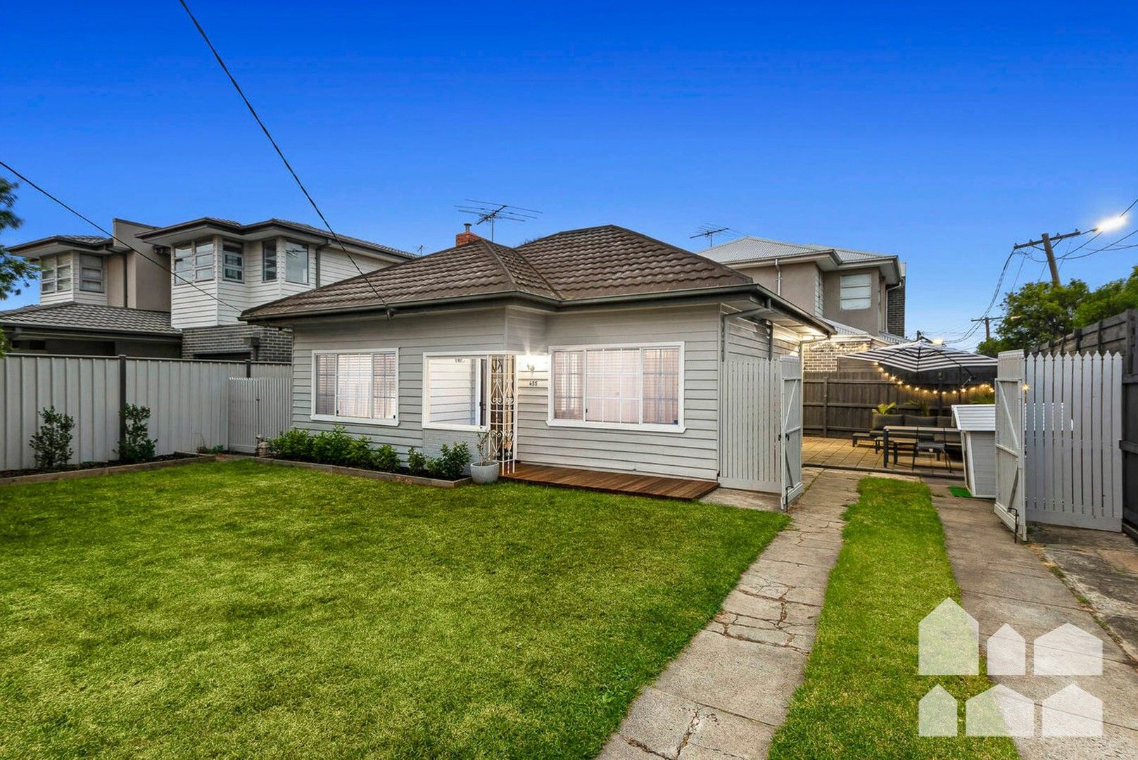 2 bedrooms House in 455 Geelong Road YARRAVILLE VIC, 3013