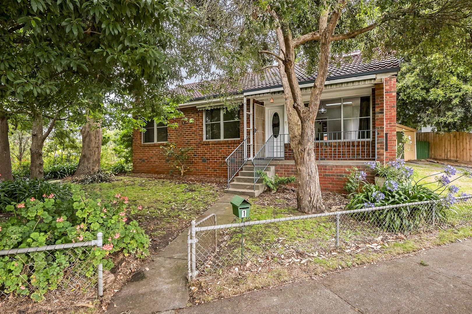 3 bedrooms House in 1 Rosemary Crescent FRANKSTON NORTH VIC, 3200
