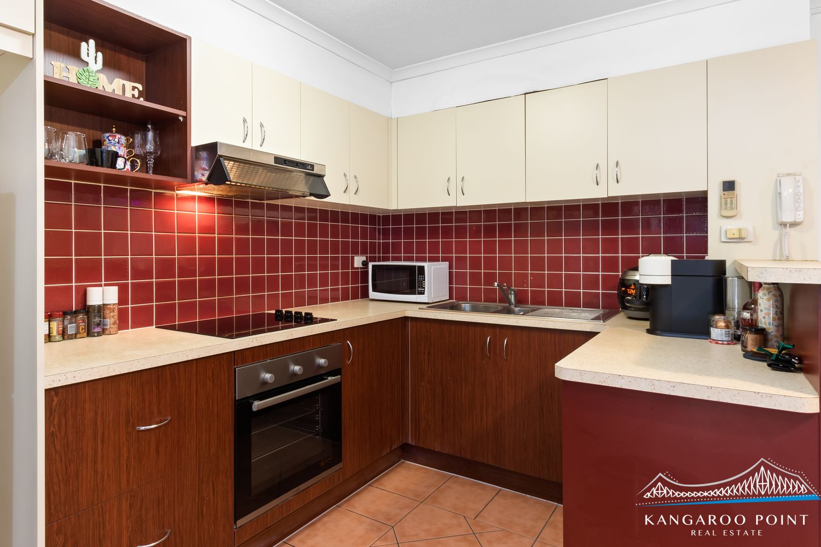 9/106 Linton Street, Kangaroo Point QLD 4169, Image 2