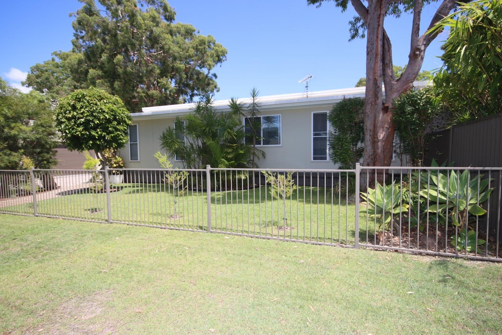 8 President Poincare Parade, Tanilba Bay NSW 2319, Image 2