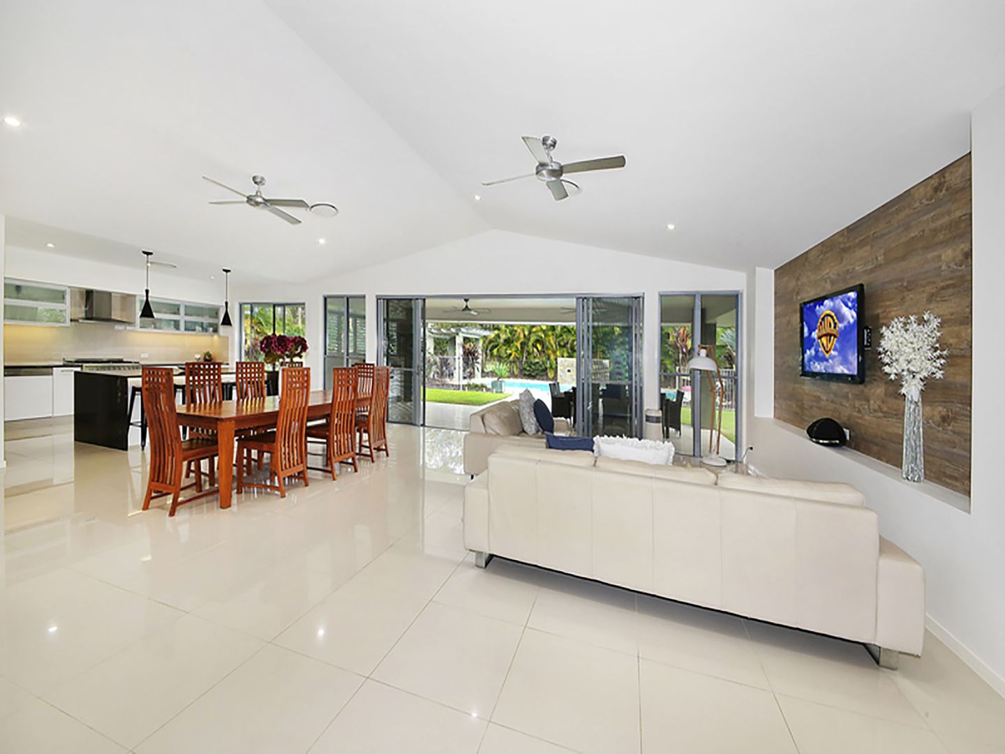 14 Adensfield Court, Cooroibah QLD 4565, Image 2