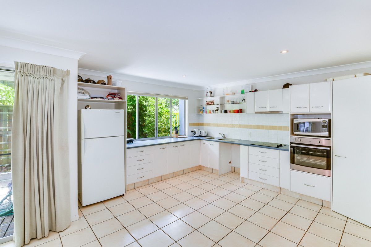 1/3 Bott Street, Dicky Beach QLD 4551, Image 2