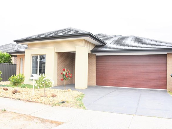 9 Canons Crescent, Manor Lakes VIC 3024