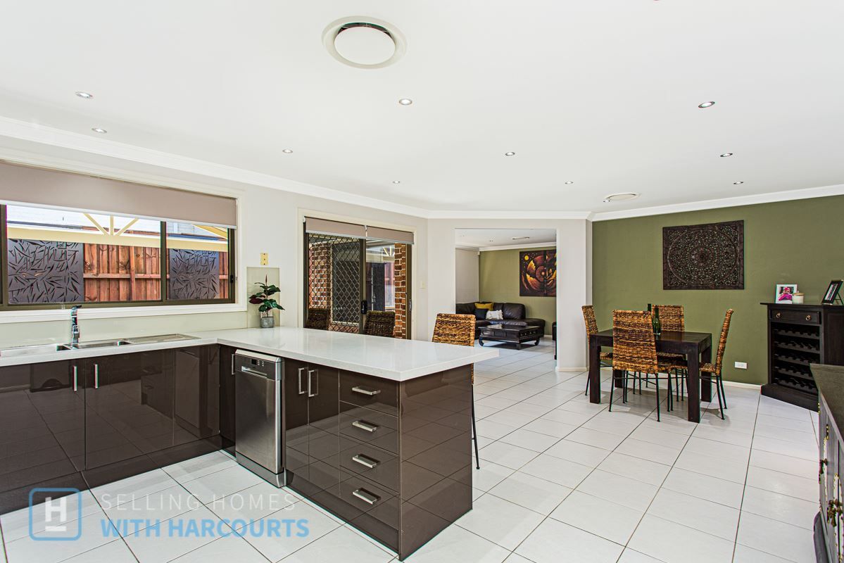 6 Compass Avenue, Beaumont Hills NSW 2155, Image 2