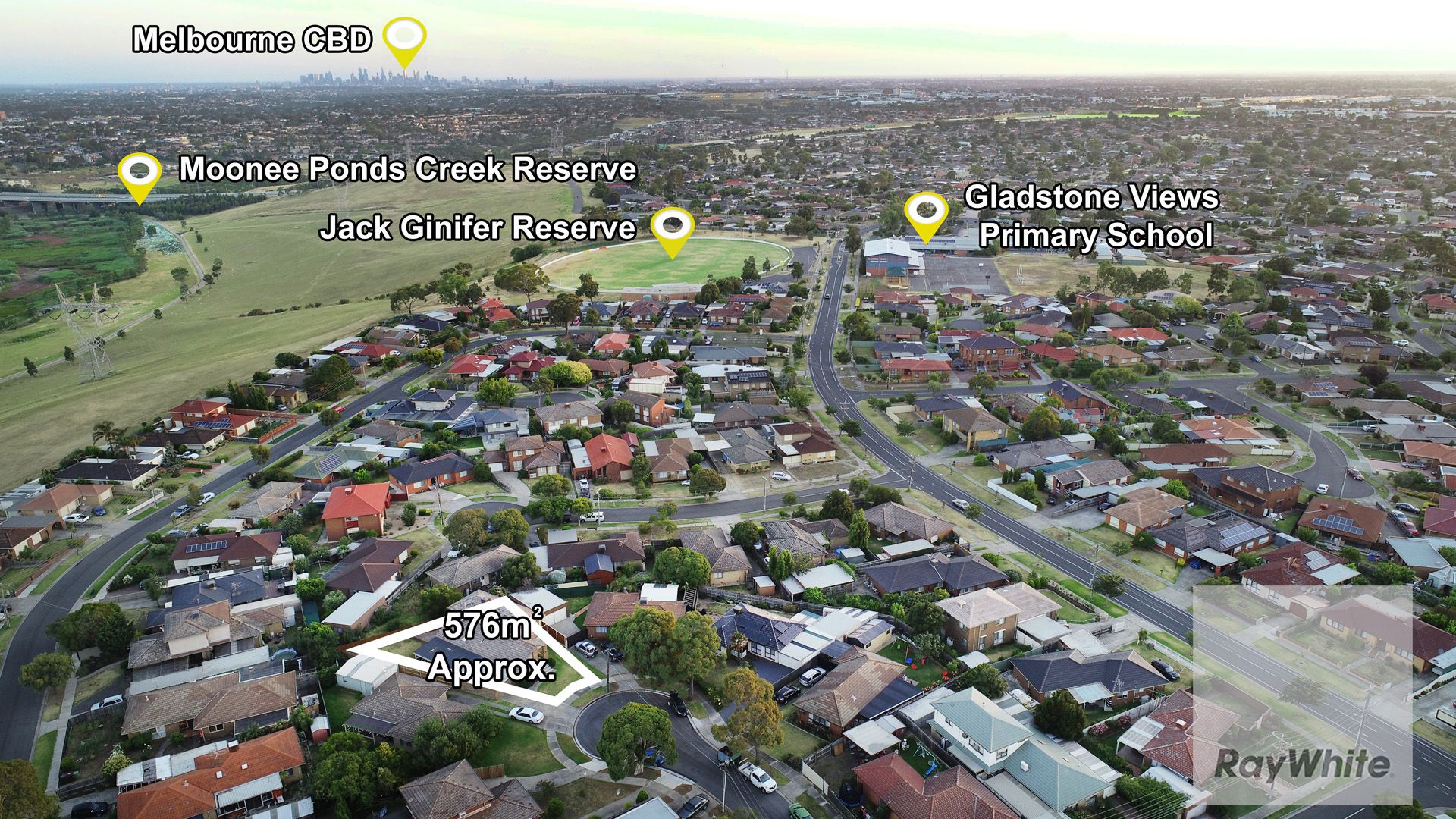 7 Neath Close, Gladstone Park VIC 3043, Image 2