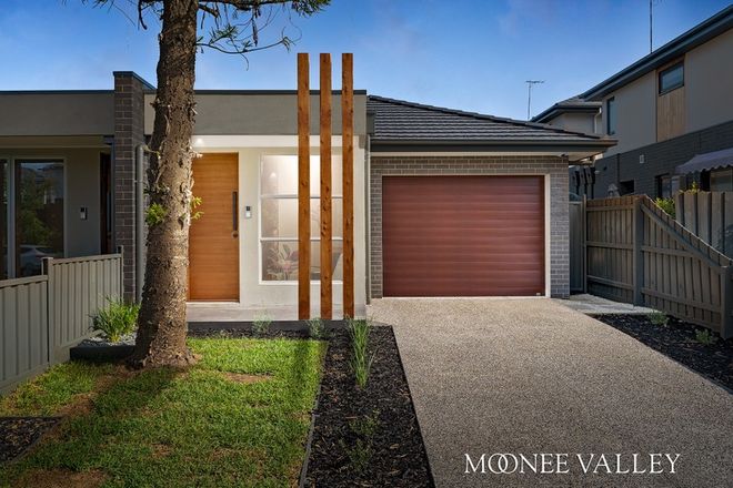 Picture of 22 Westminster Drive, AVONDALE HEIGHTS VIC 3034