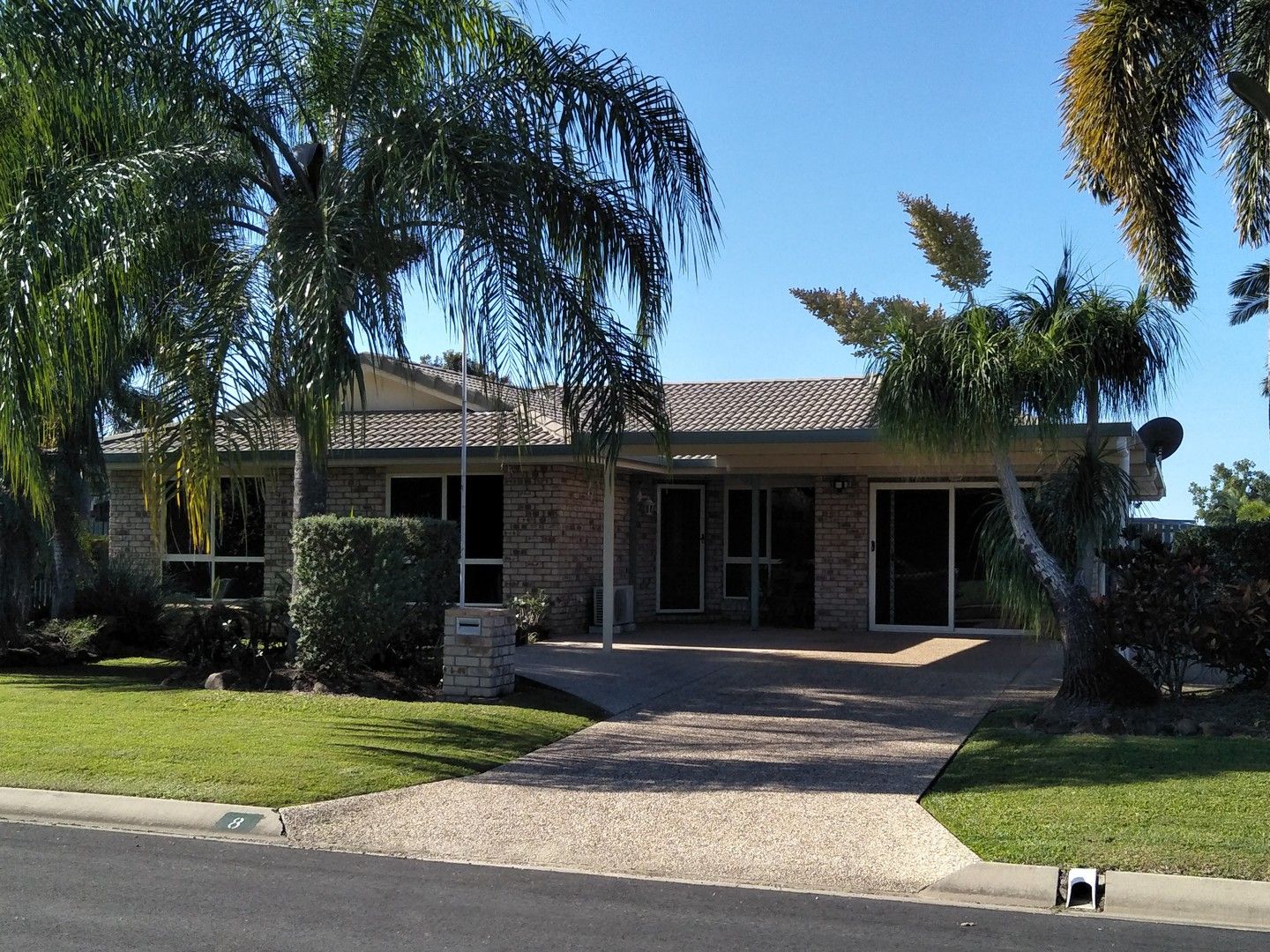 4 bedrooms House in 8 Raymond Court WALKERSTON QLD, 4751