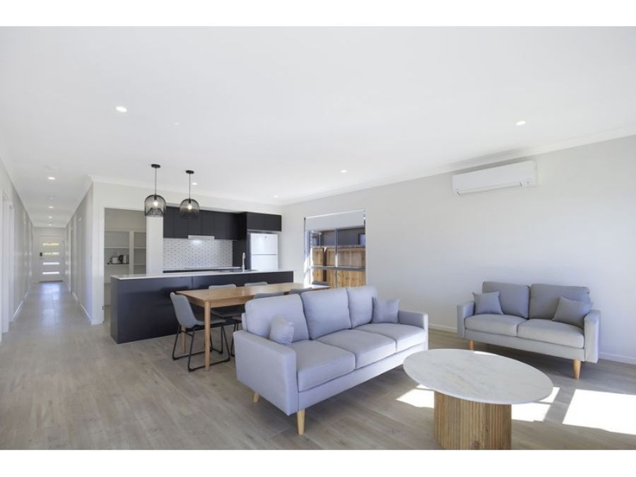 1 bedrooms House in R2/78 Eclipse Crescent BURPENGARY EAST QLD, 4505