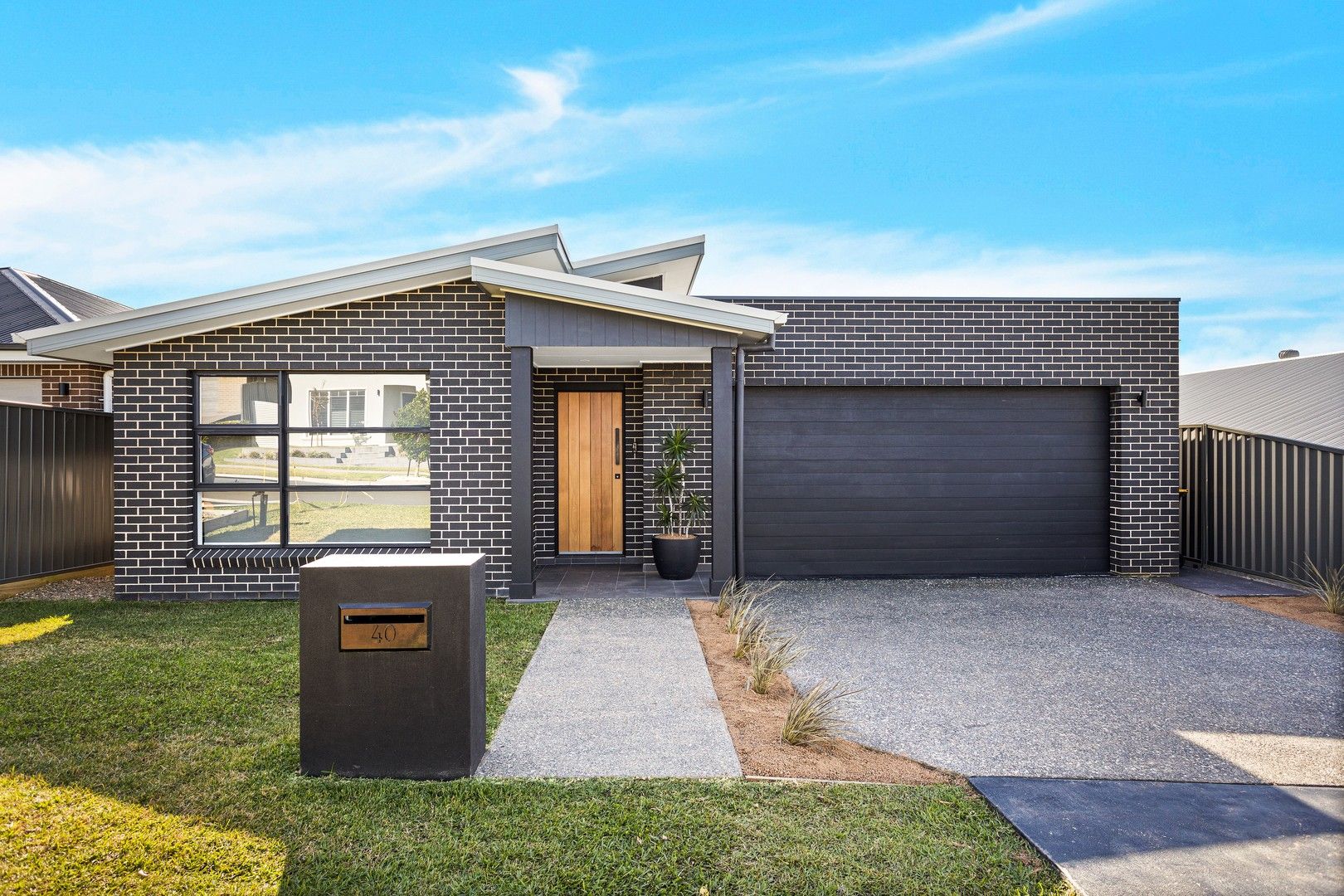4 bedrooms House in 40 Gugara Street CALDERWOOD NSW, 2527