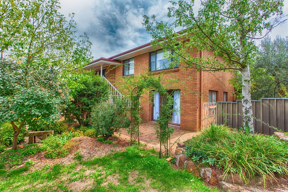 10 Hall Crescent, Crookwell NSW 2583, Image 1