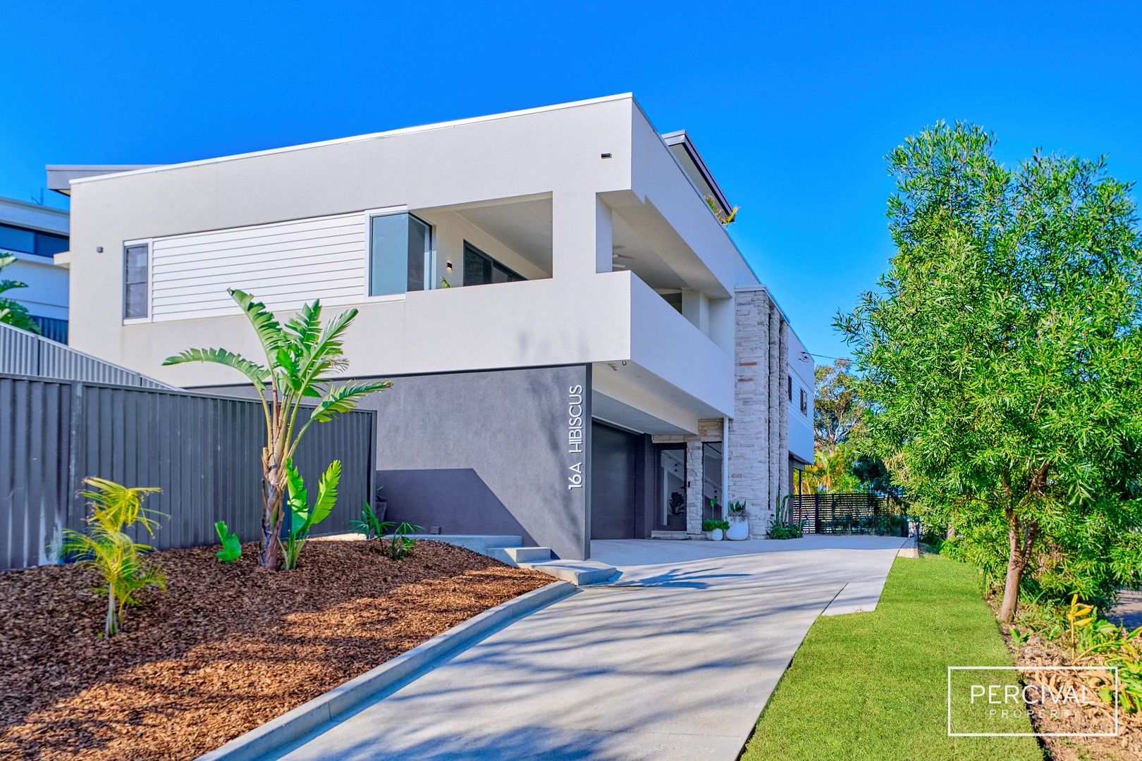 5 bedrooms House in 16A Hibiscus Crescent PORT MACQUARIE NSW, 2444