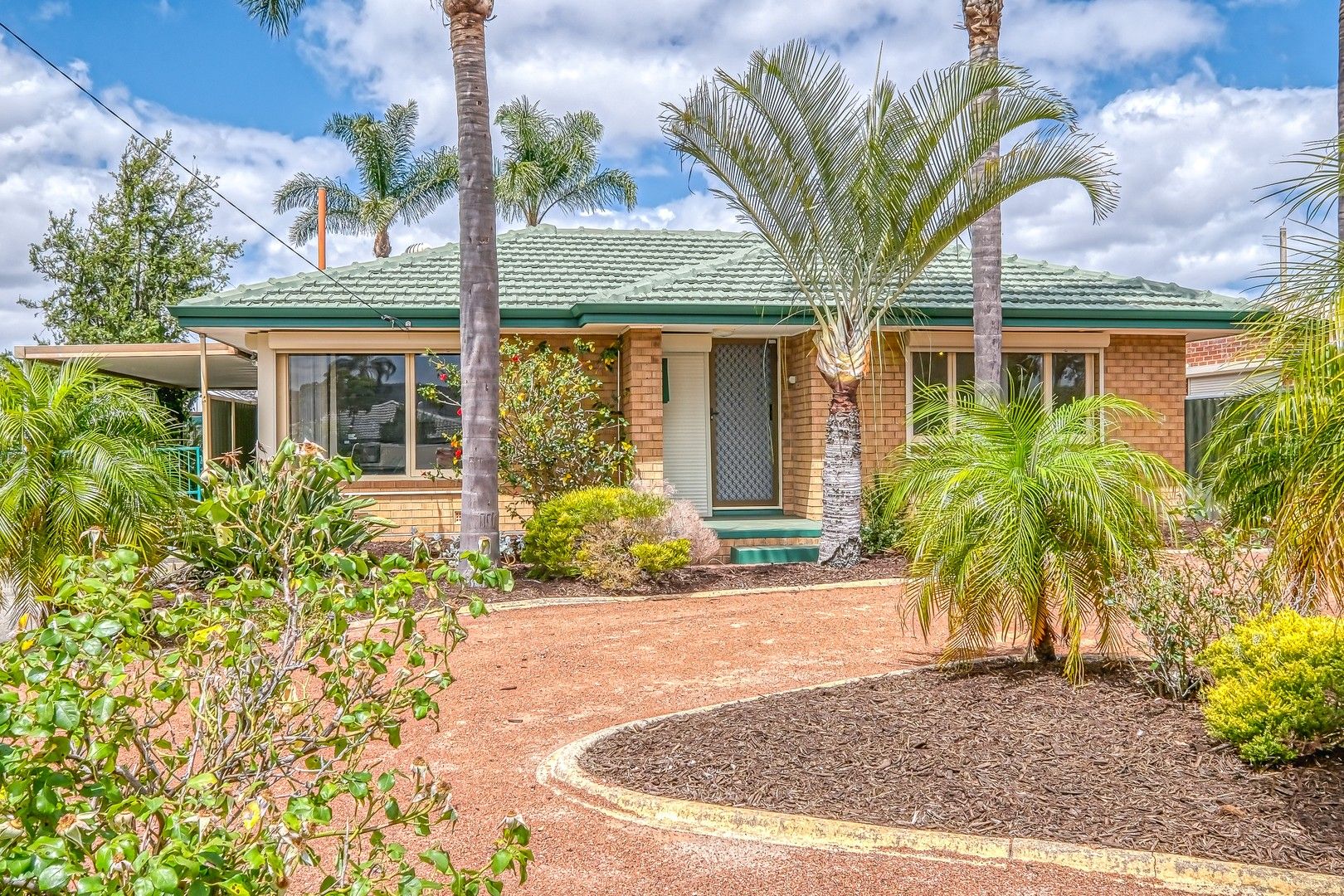 3 bedrooms House in 35 Willowmead Way KELMSCOTT WA, 6111