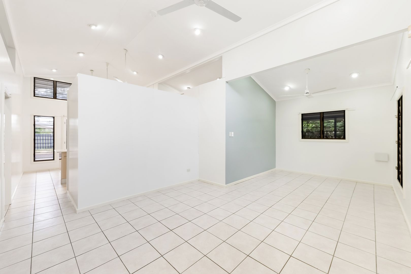 2 Goshawk Court, Leanyer NT 0812, Image 2