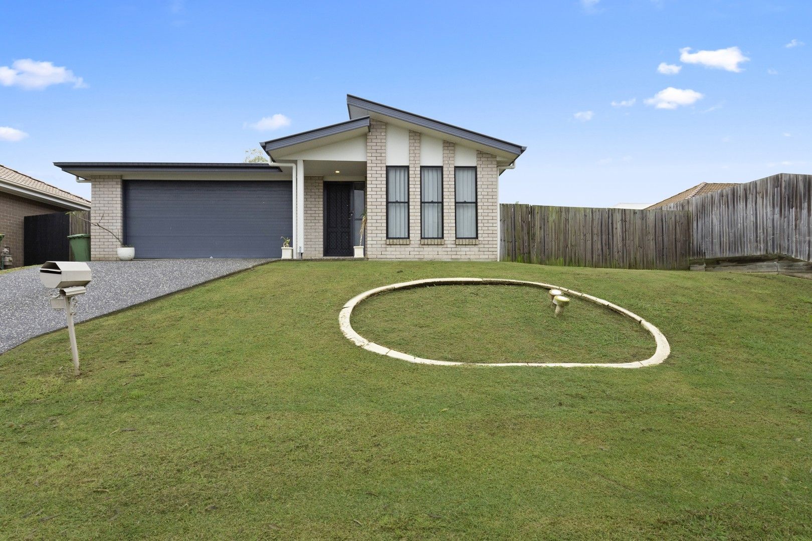 4 bedrooms House in 16 Huxley Street REDBANK PLAINS QLD, 4301