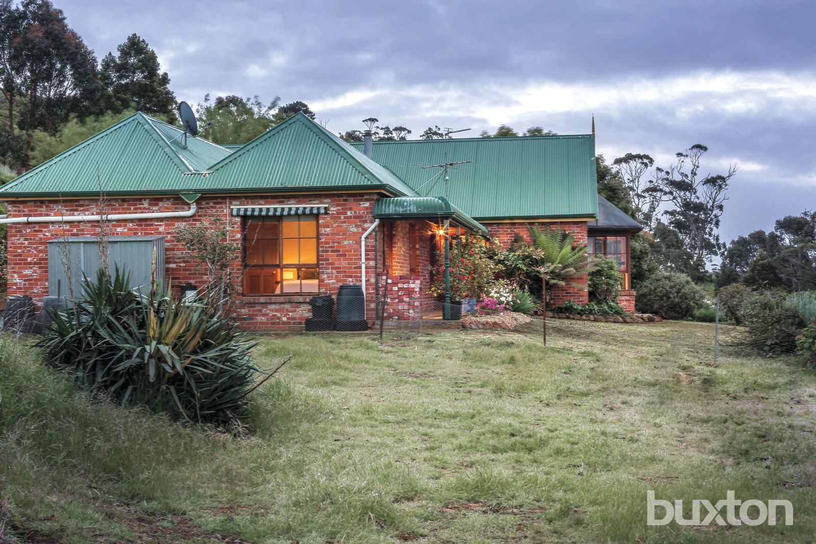 25 Whites Road East, Buninyong VIC 3357, Image 1