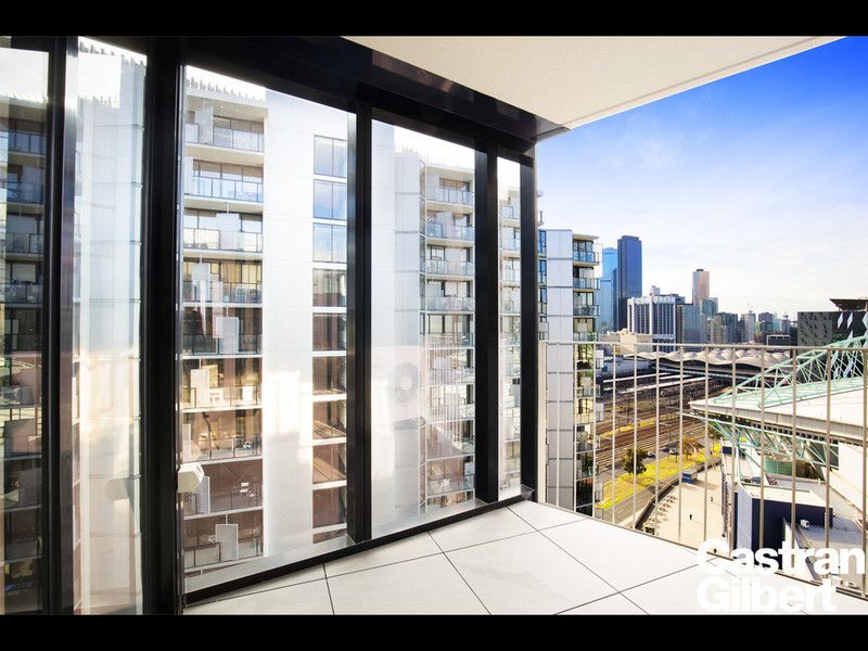 2 bedrooms Apartment / Unit / Flat in 1702/675-677 La Trobe Street DOCKLANDS VIC, 3008