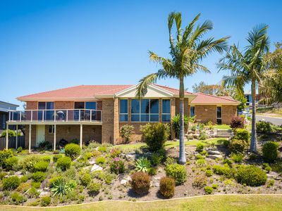 2 John Close, Merimbula NSW 2548