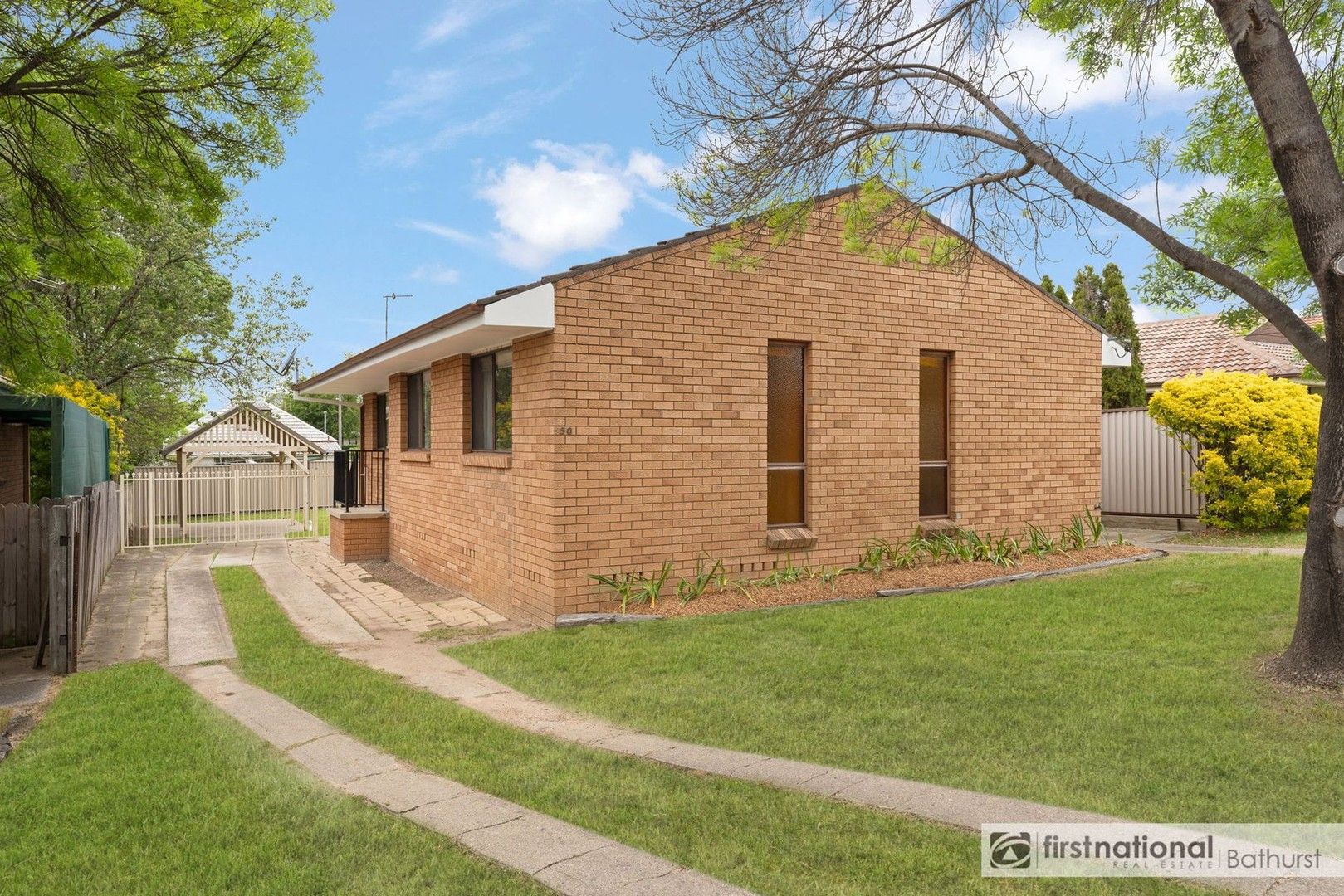 3 bedrooms House in 50 College Road BATHURST NSW, 2795