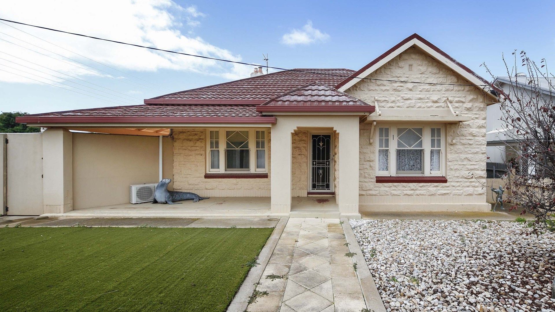 4 bedrooms House in 1 Nankivell Street TUMBY BAY SA, 5605