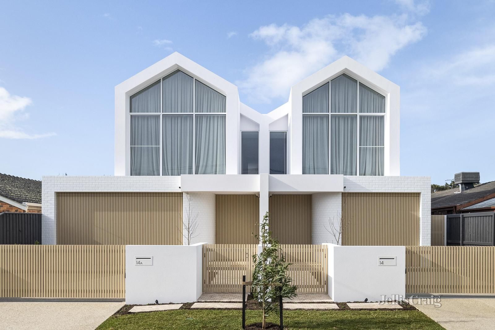 4 bedrooms House in 14 Swansea Grove MORNINGTON VIC, 3931