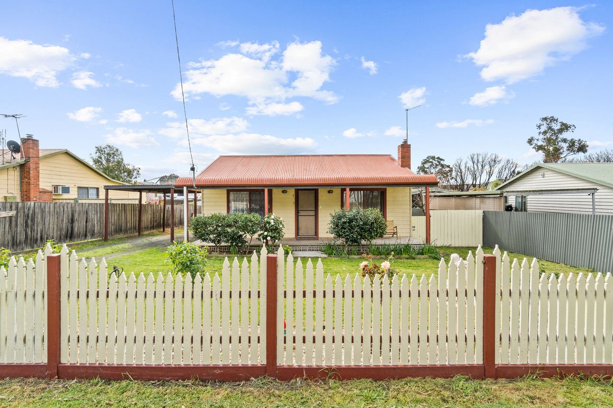 2 bedrooms House in 57 Maffra Road HEYFIELD VIC, 3858