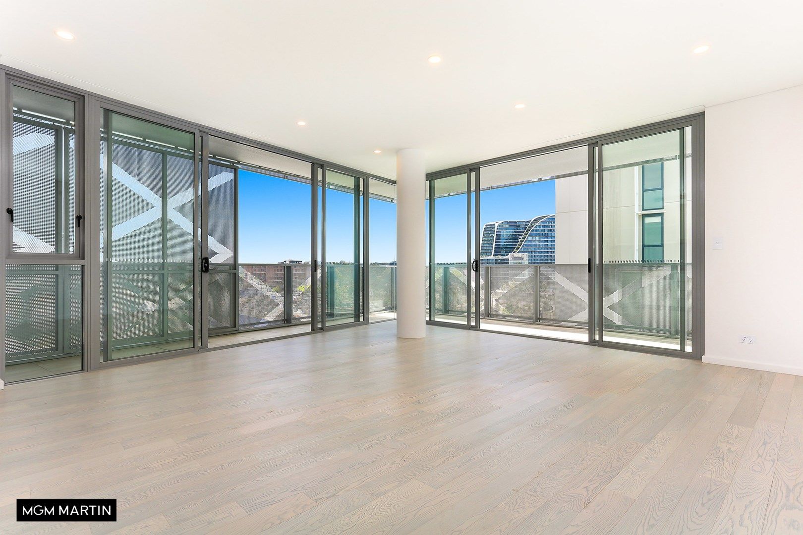 2 bedrooms Apartment / Unit / Flat in 402/18 Paul Street ZETLAND NSW, 2017