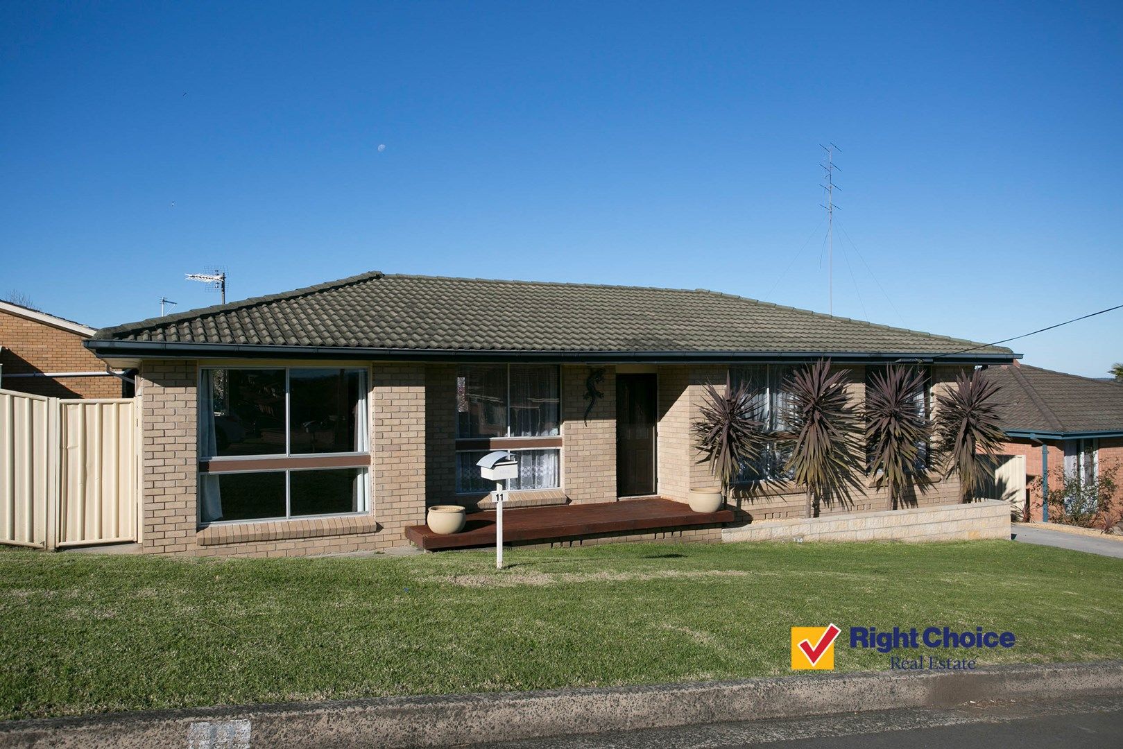 11 Armstrong Avenue, Mount Warrigal NSW 2528, Image 0