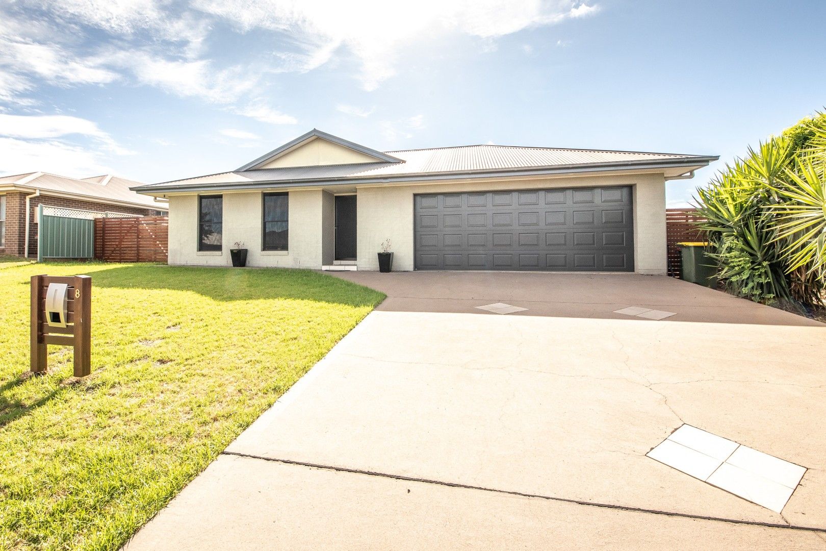3 bedrooms House in 8 Selkirk Avenue DUBBO NSW, 2830