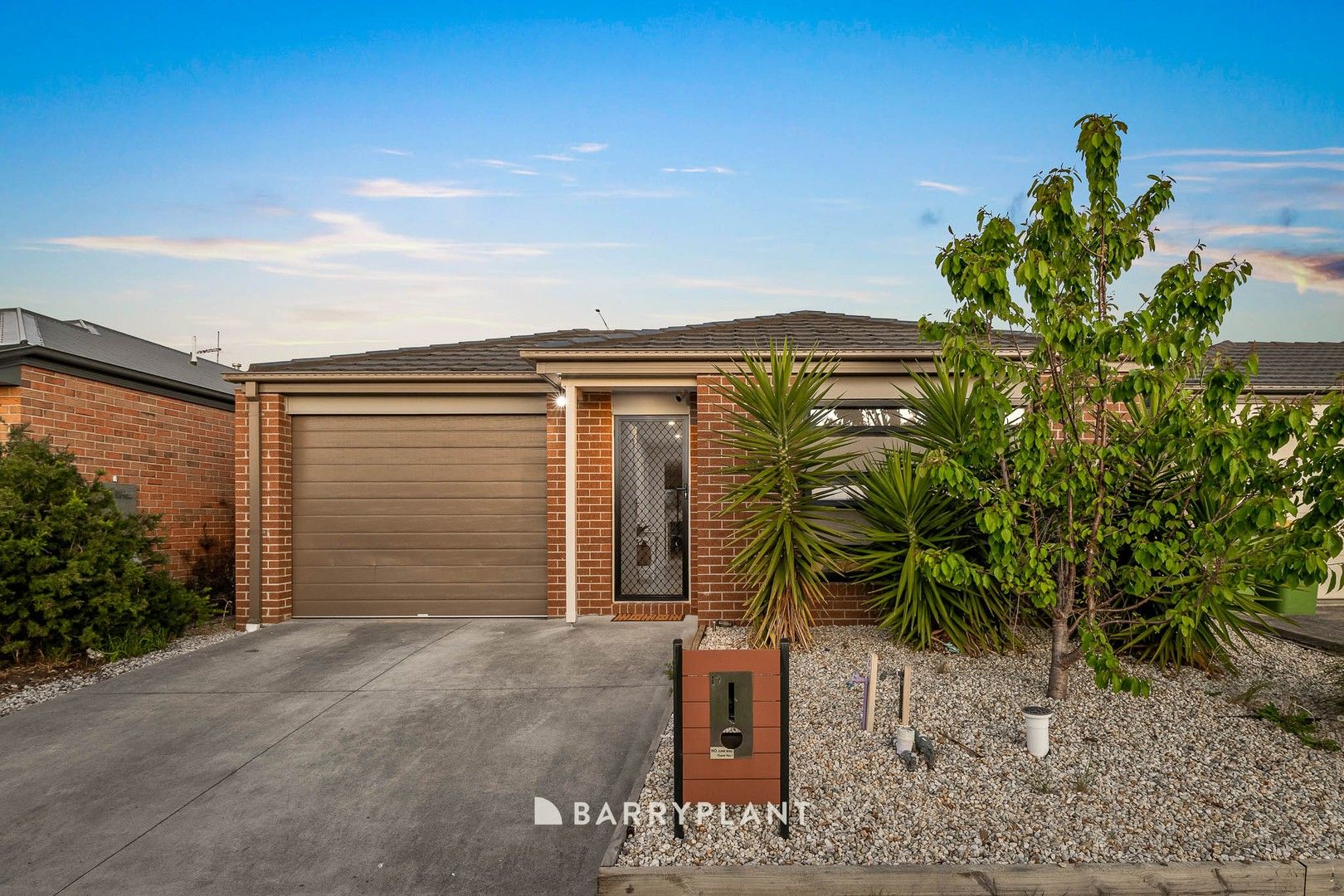 3 bedrooms House in 17 Hampshire Street OFFICER VIC, 3809
