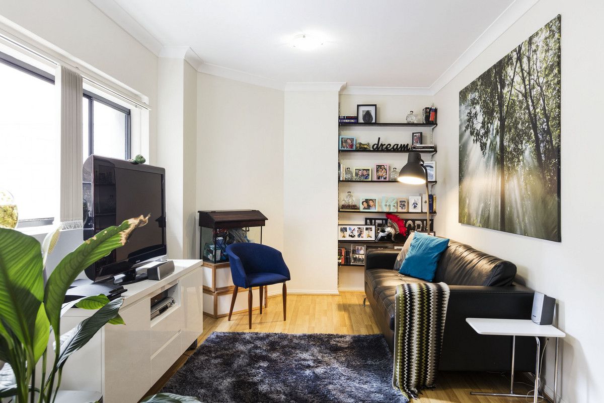 2 bedrooms Apartment / Unit / Flat in 8/102-104 Albion Street SURRY HILLS NSW, 2010